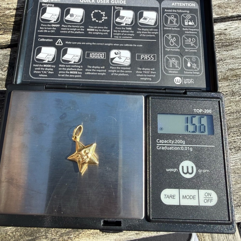 18K Solid Gold Vintage Star Face Pendant Charm - Picture 5 of 8